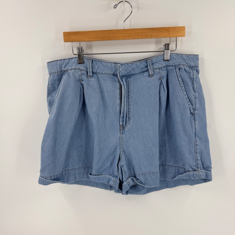 Vintage‎ Jordache Denim Shorts Light Blue Size 16 High Rise Pleated Cuffed Mom